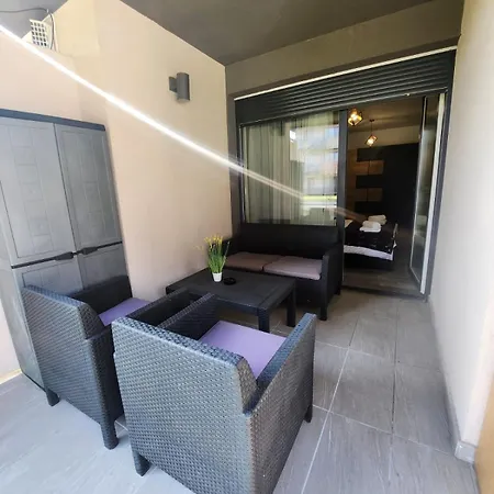 Wes Grand Park شقة *