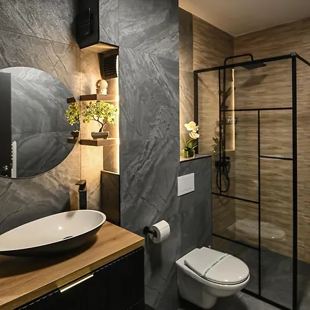 Wes Grand Park Apartment